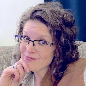 Meet your Posher, Julie